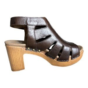Dansko Demetra Brown Strappy Sandals Size 37